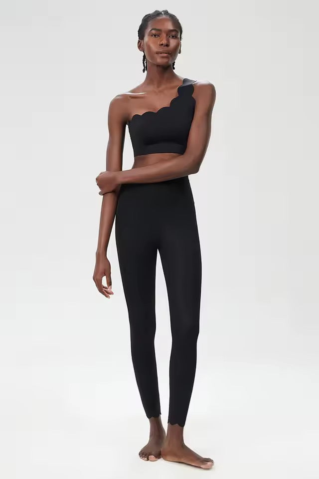 Scallop sports bra