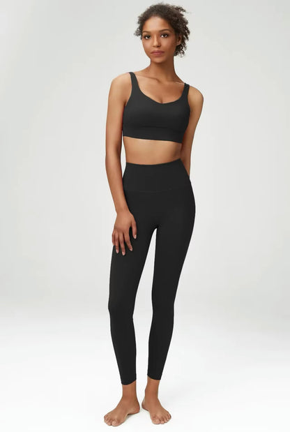 Adjustable sports bra with leggings